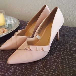 a new day Elisabeth Ruffle Heel Pumps
